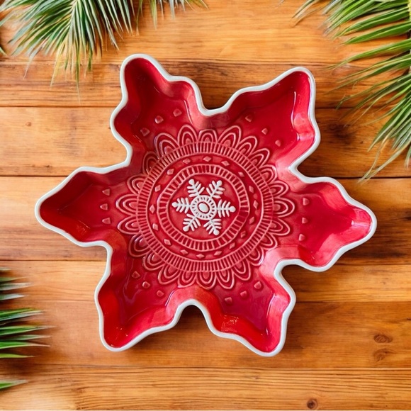 Hallmark Red Snowflake Shaped Ceramic Serving Dish – Holiday Decor - Picture 1 of 7